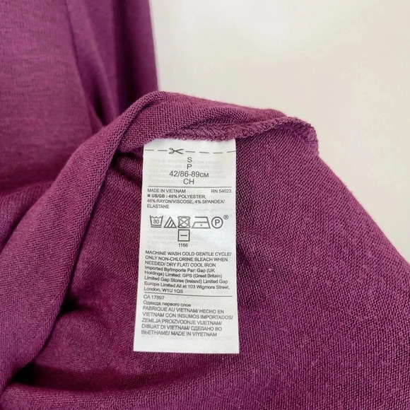 Banana Republic Curved Hem  Luxepun Tshirt - Picture 11 of 14